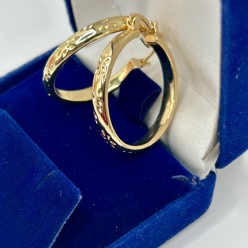 New 12k Gold Embossed Hoop Earrings - Picture 7 of 7